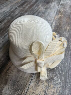 Vintage ivory fancy cloche Hat by fine millenary collection by August access